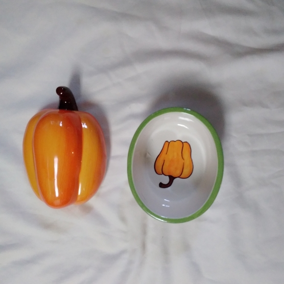 Certified International Orange Pepper Dish - Picture 2 of 11